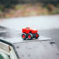 ナンバープレートフレームやボルトカバーで個性をプラス