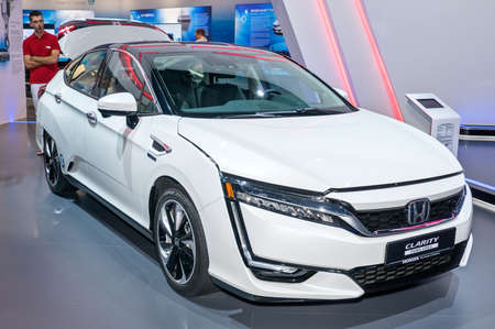 車内の雰囲気を一新！LED間接照明で魅せるインテリア演出