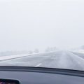 雨雪時の高速道路運転：速度規制・注意点とマナー