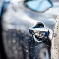 撥水コーティングとガラス系ワックスの違いと使い分け