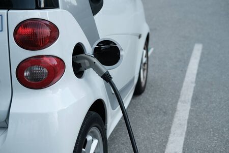 EV普及による電力需要の変化と再生可能エネルギー活用の課題