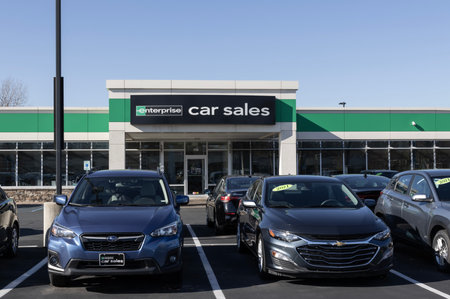 日本の新車ディーラーの特徴と中古車販売店との違い
