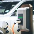 日本国内外の充電インフラ規格（CHAdeMO・CCSなど）の現状と未来